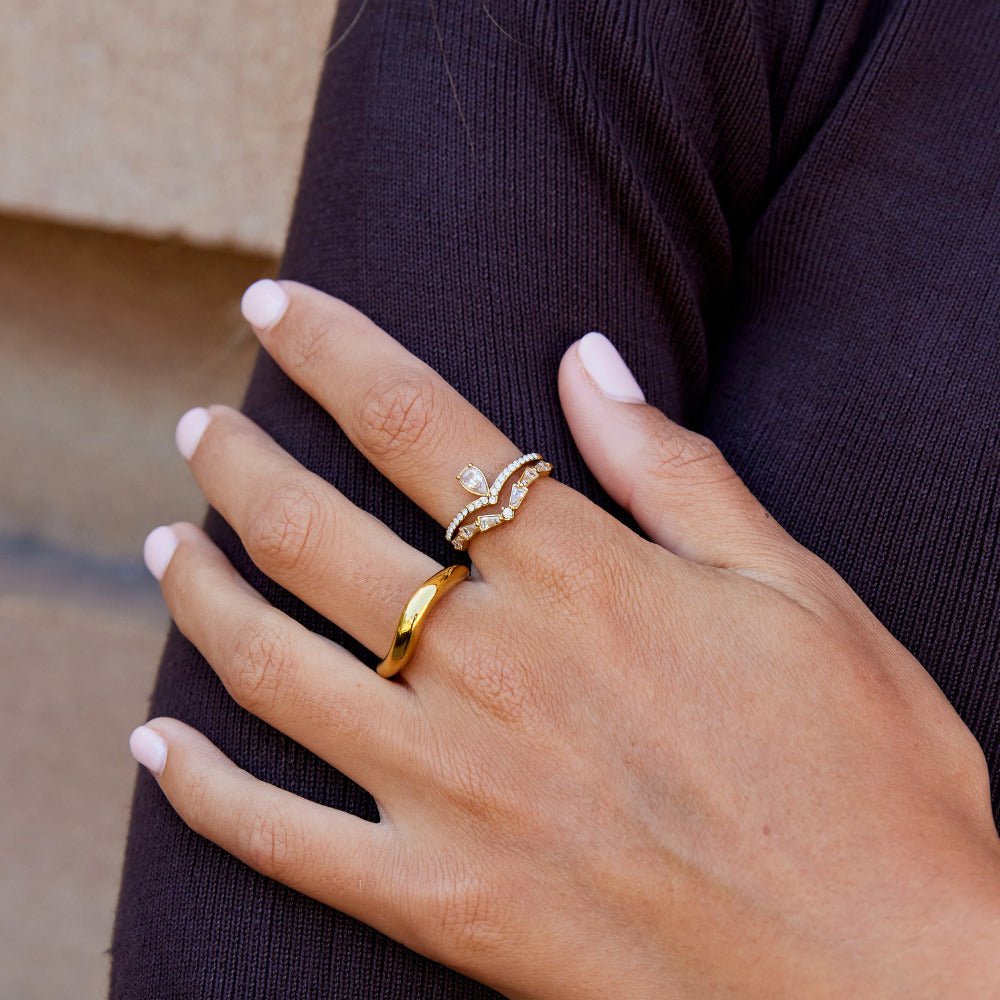 18K Gold Lilly Crystal Ring