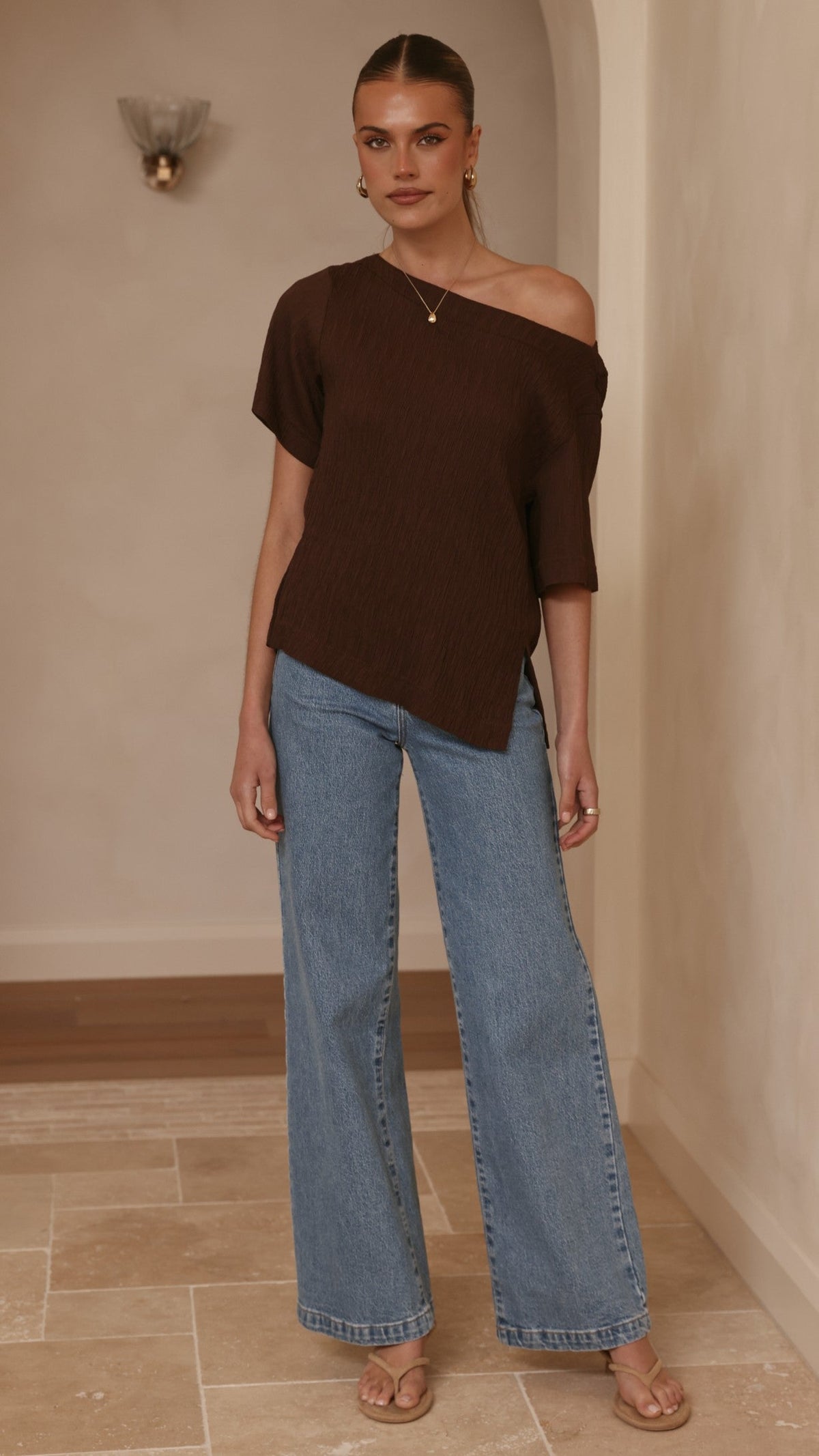 Aziel Off Shoulder Tee - Chocolate