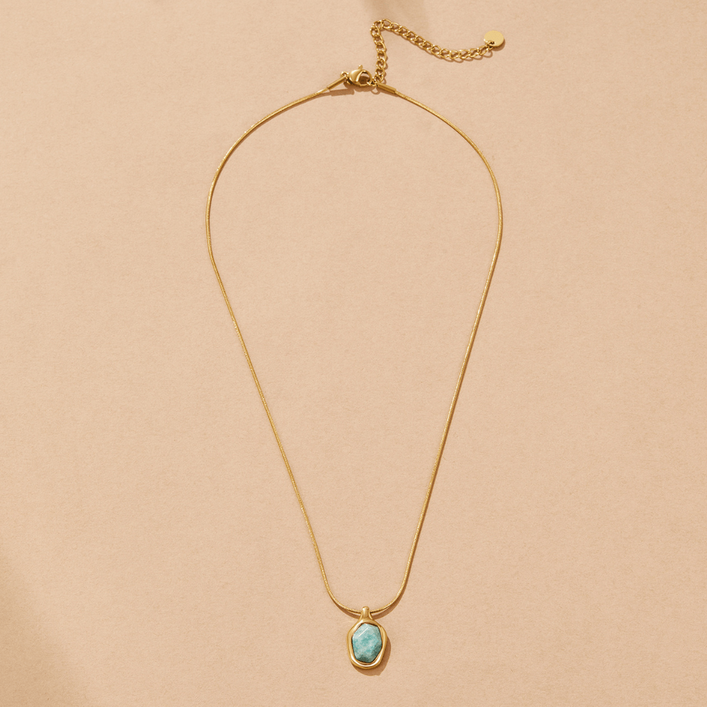 Gold Aquamarine Pendant Necklace
