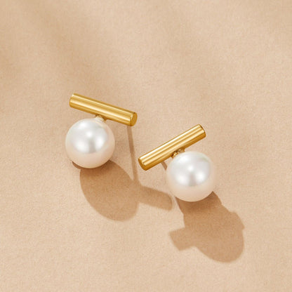 Yuna Pearl Stud Earrings